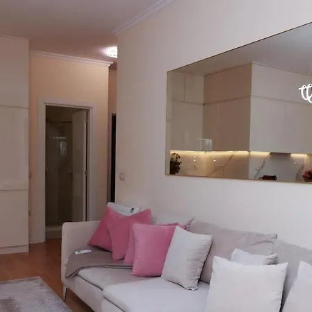 Entire Unit In Tirana, Albania アパート ティラナ